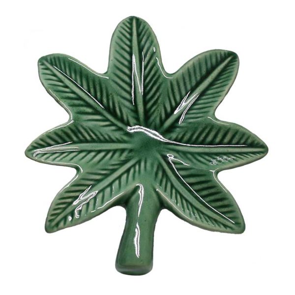 מאפרת עלה קנאביס | Cannabis leaf Ceramic ashtray